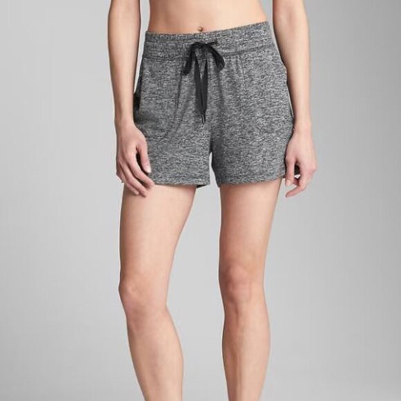 GapFit Brushed Jersey 3.5 in Shorts - Picture 1 of 6